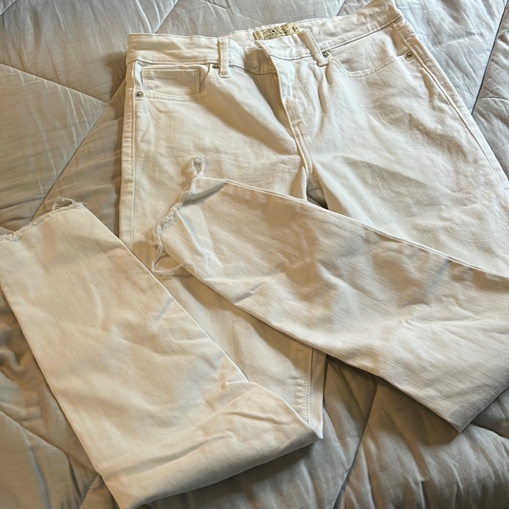 Lucky Brand white distress/raw hem Ava Skinny Jean